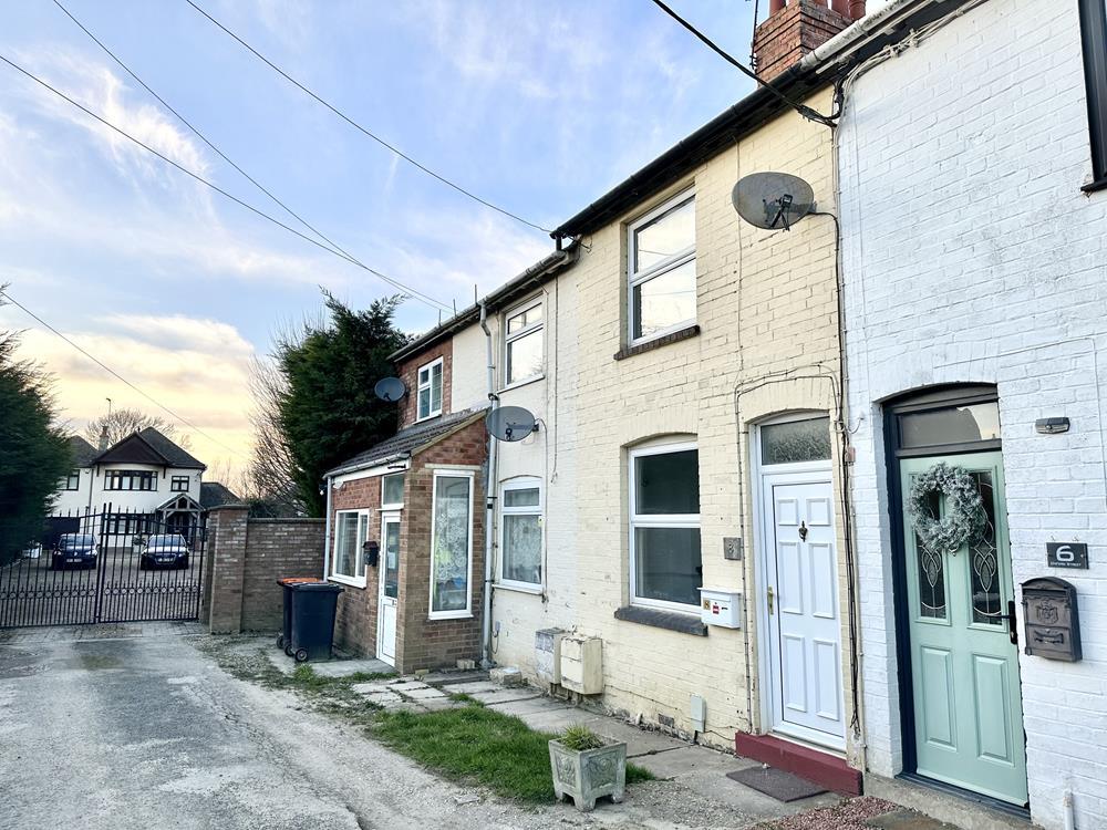 2 bed Mid Terraced House for rent in Rushden. From Price Wallace - Bedford