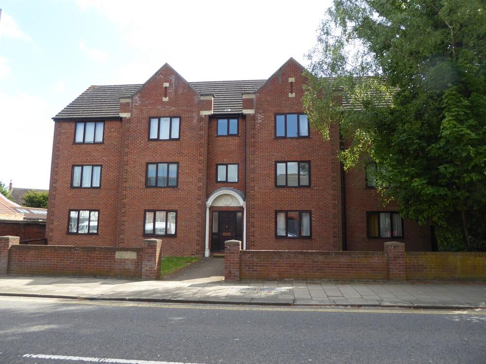 4 bed Studio for rent in Bedford. From Price Wallace - Bedford 4 bed Studio for rent in Bedford. From Price Wallace - Bedford