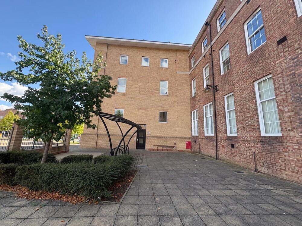 2 bed Apartment for rent in Shortstown. From Price Wallace - Bedford