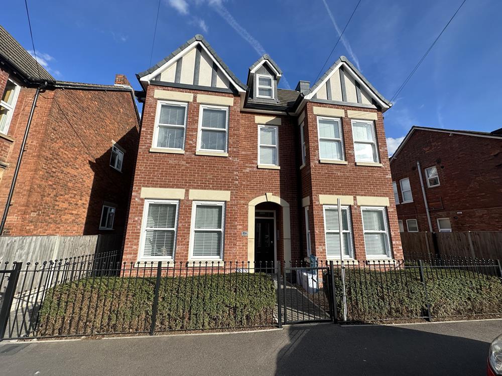 1 bed House (unspecified) for rent in Bedford. From Price Wallace - Bedford