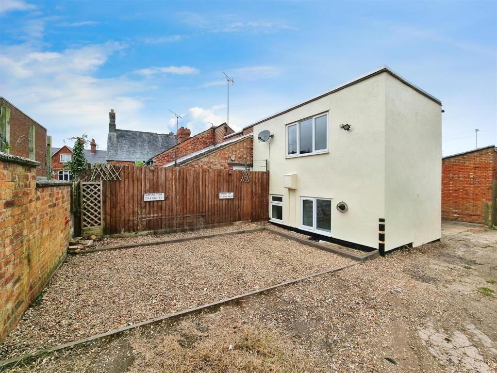 2 bed Detached for rent in Rushden. From Prime Choice Ltd - Rushden