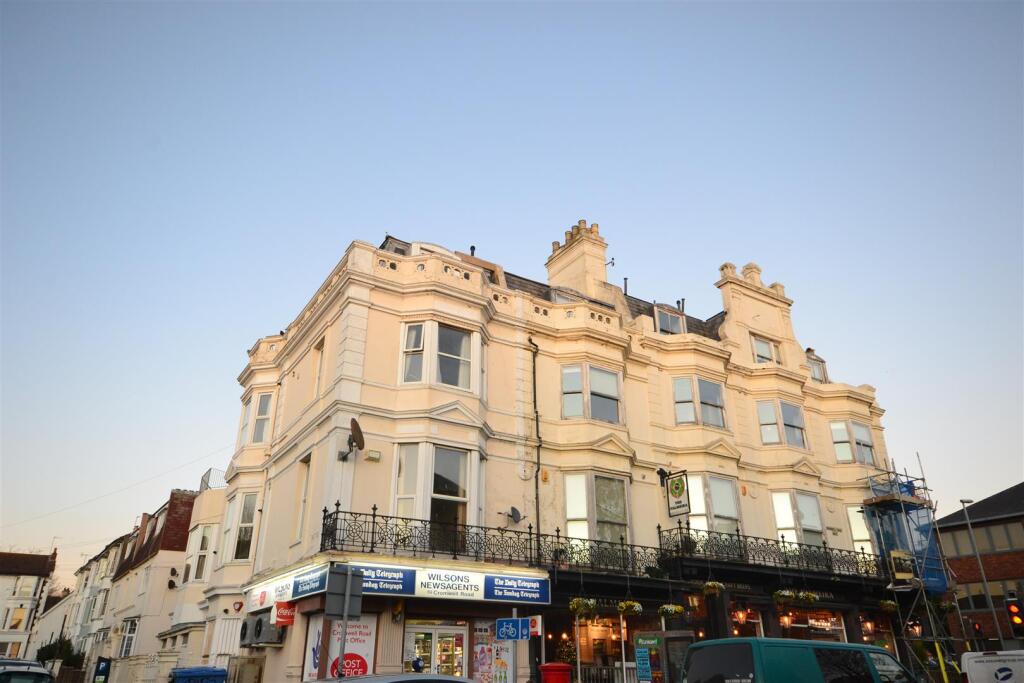 1 bed 1st Floor Flat for rent in Brighton and Hove. From Priors - Hove