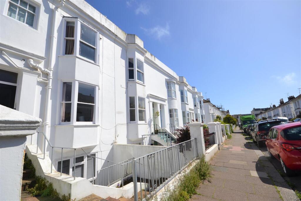 1 bed 1st Floor Flat for rent in Brighton and Hove. From Priors - Hove