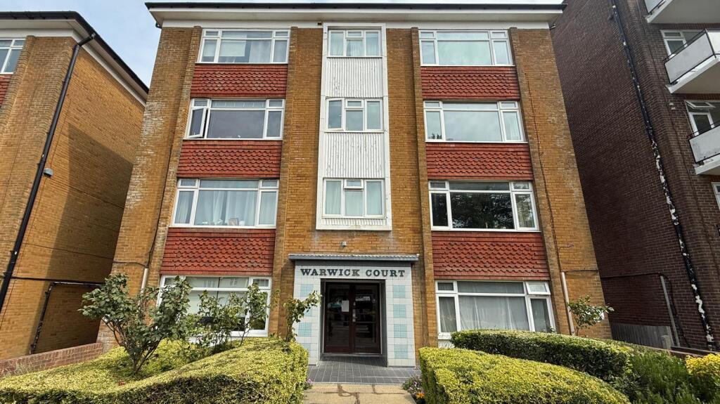 1 bed 1st Floor Flat for rent in Brighton and Hove. From Priors - Hove