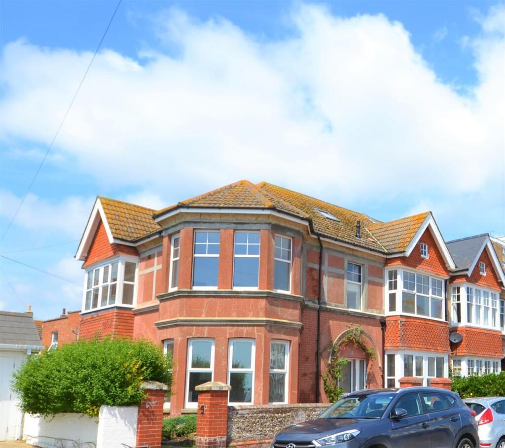 1 bed 1st Floor Flat for rent in Worthing. From Priors - Hove