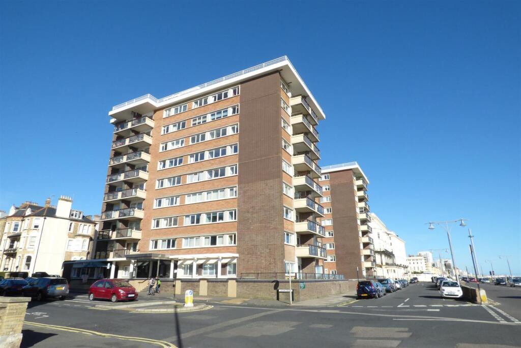 1 bed 1st Floor Flat for rent in Brighton and Hove. From Priors - Hove