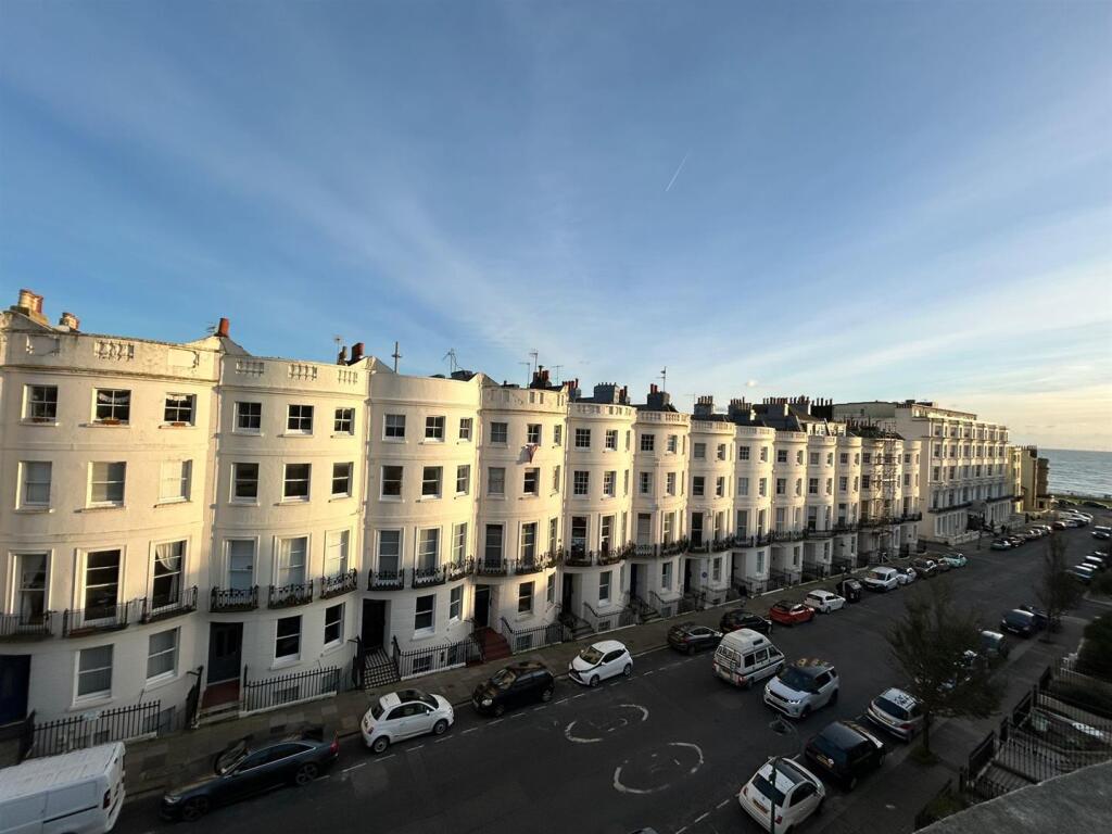 4 bed 1st Floor Flat for rent in Brighton and Hove. From Priors - Hove