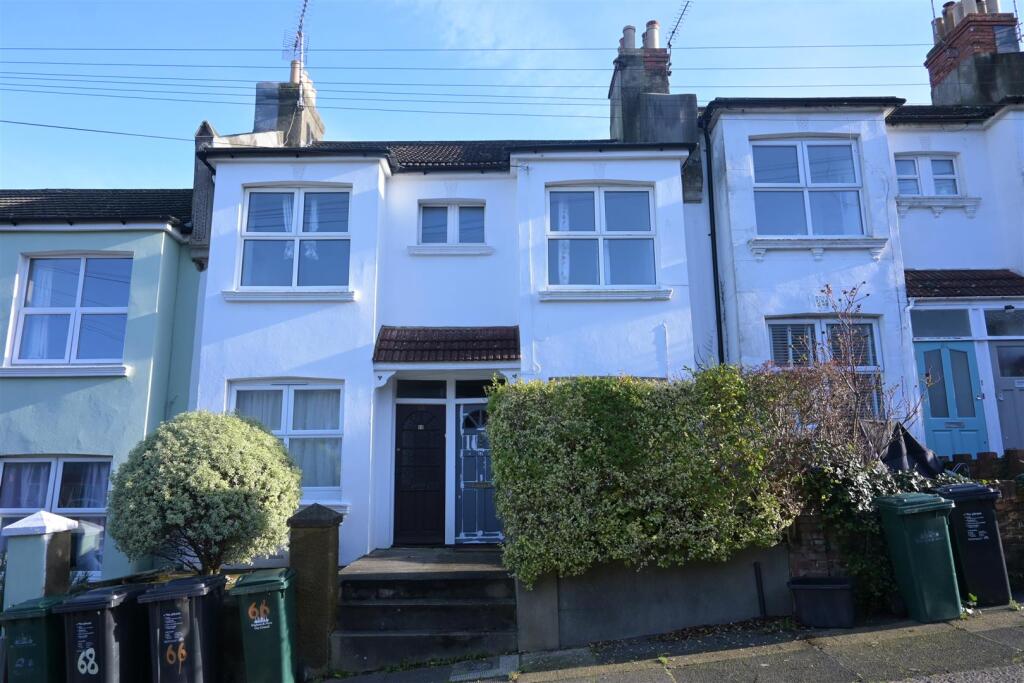 2 bed 1st Floor Flat for rent in Ovingdean. From Priors - Hove