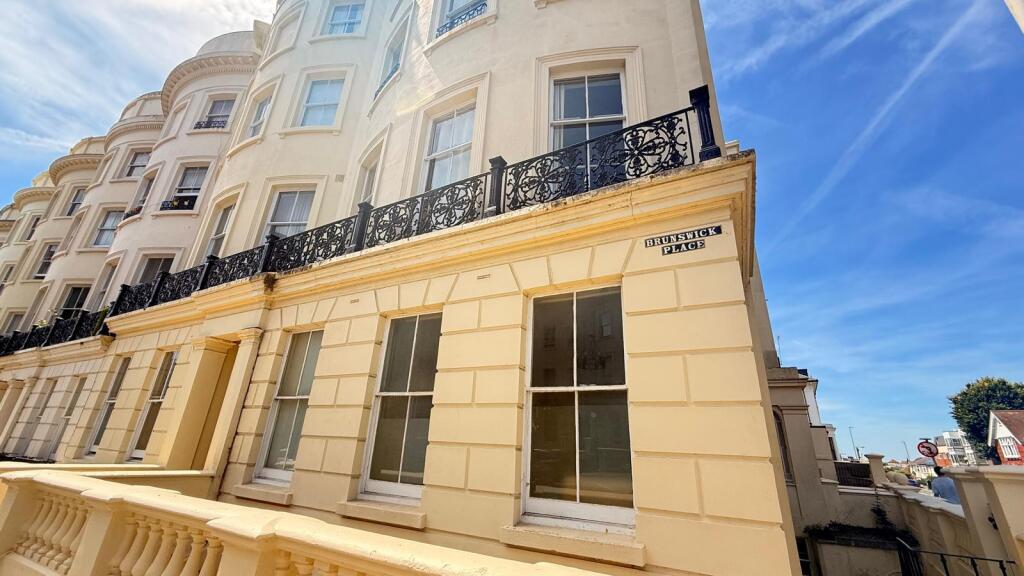 1 bed 1st Floor Flat for rent in Brighton and Hove. From Priors - Hove