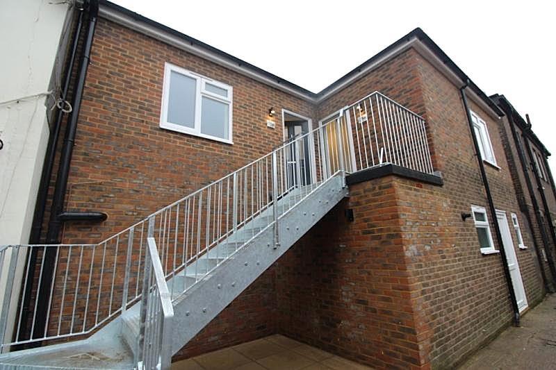 1 bed 1st Floor Flat for rent in Haywards Heath. From Priors - Hove 1 bed 1st Floor Flat for rent in Haywards Heath. From Priors - Hove