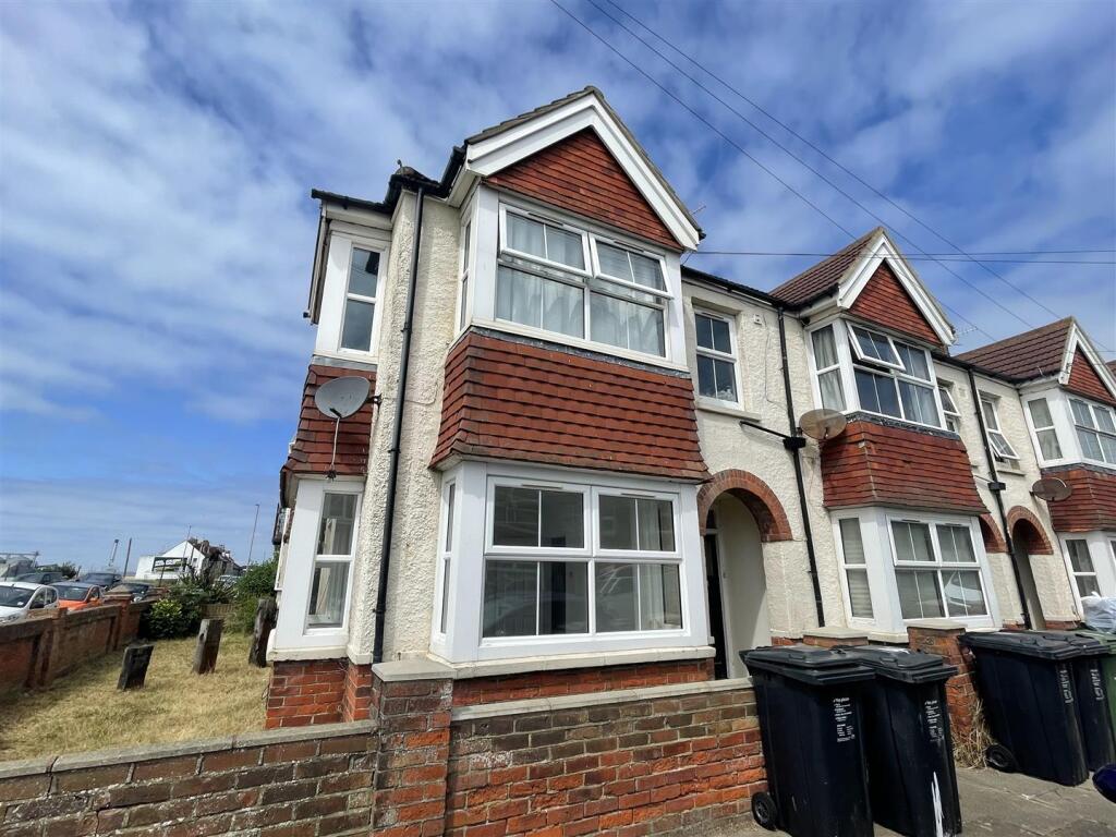 2 bed 1st Floor Flat for rent in Portslade-by-Sea. From Priors - Hove 2 bed 1st Floor Flat for rent in Portslade-by-Sea. From Priors - Hove