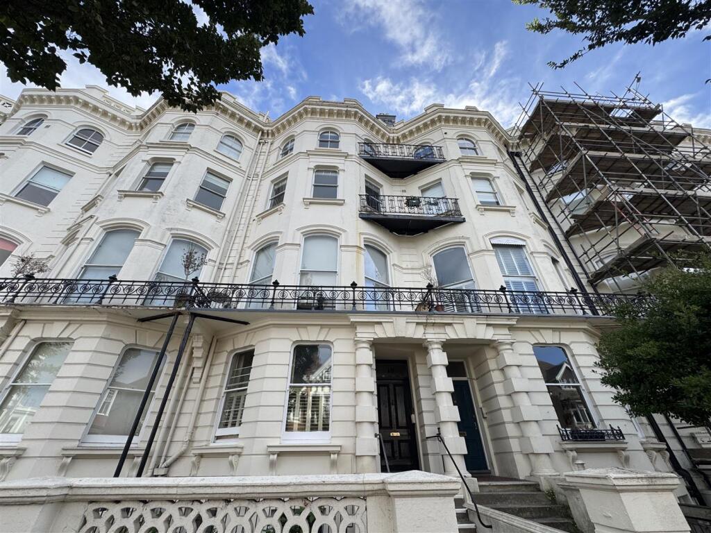 2 bed 1st Floor Flat for rent in Brighton and Hove. From Priors - Hove 2 bed 1st Floor Flat for rent in Brighton and Hove. From Priors - Hove