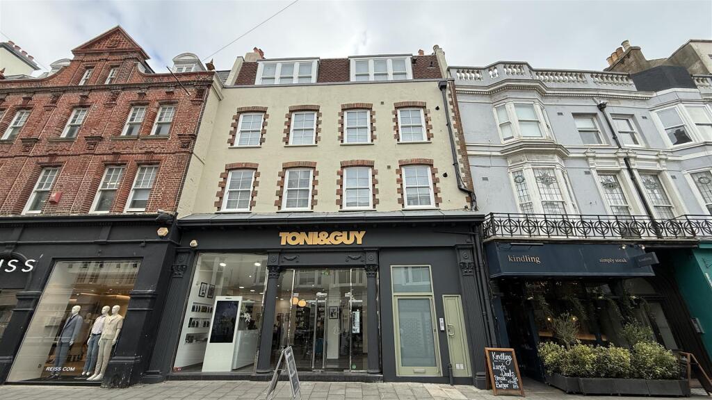 2 bed 1st Floor Flat for rent in Brighton and Hove. From Priors - Hove 2 bed 1st Floor Flat for rent in Brighton and Hove. From Priors - Hove