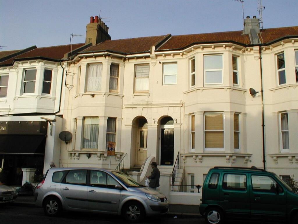1 bed 1st Floor Flat for rent in Brighton and Hove. From Priors - Hove