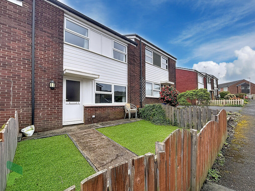 3 bed Town House for rent in Darwen. From Proctors Estate Agency - Darwen