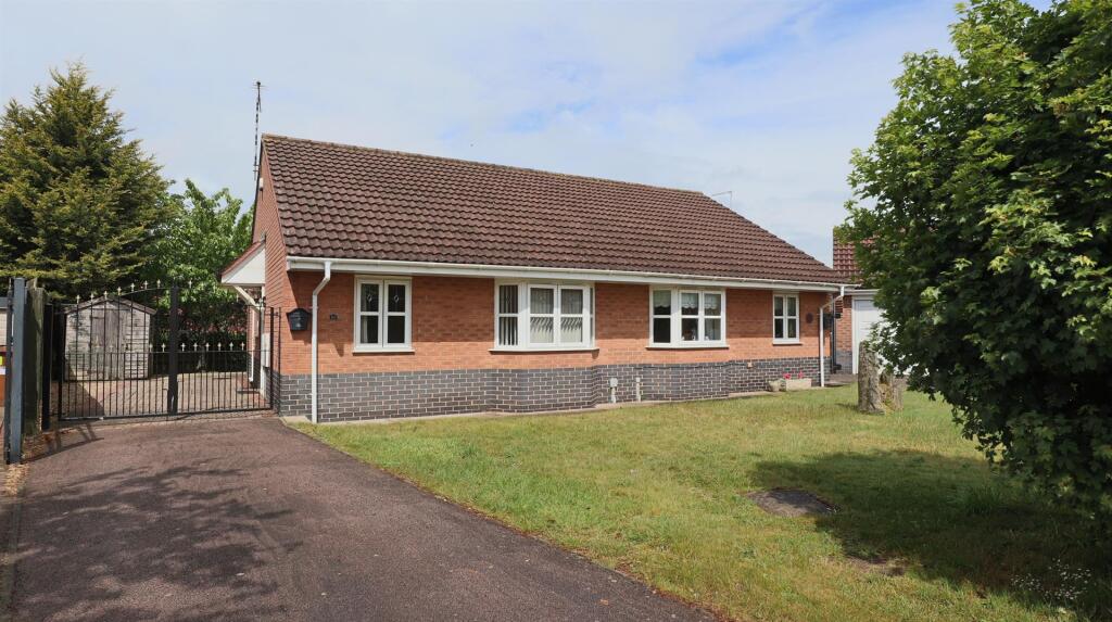 2 bed Semi-detached bungalow for rent in Hinckley. From Profiles Estate Agents - Hinckley