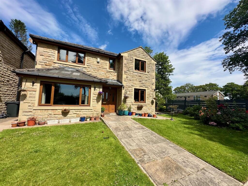 5 bed Detached for rent in Halifax. From Property @ Kemp and Co - Halifax