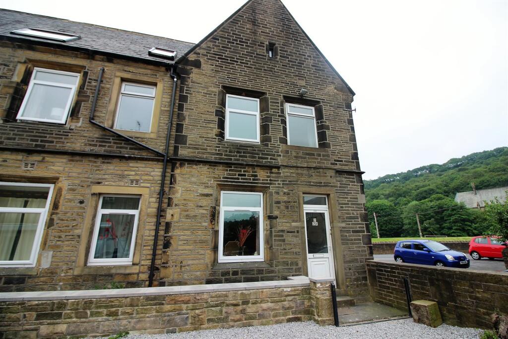 2 bed 1st Floor Flat for rent in Halifax. From Property @ Kemp and Co - Halifax 2 bed 1st Floor Flat for rent in Halifax. From Property @ Kemp and Co - Halifax