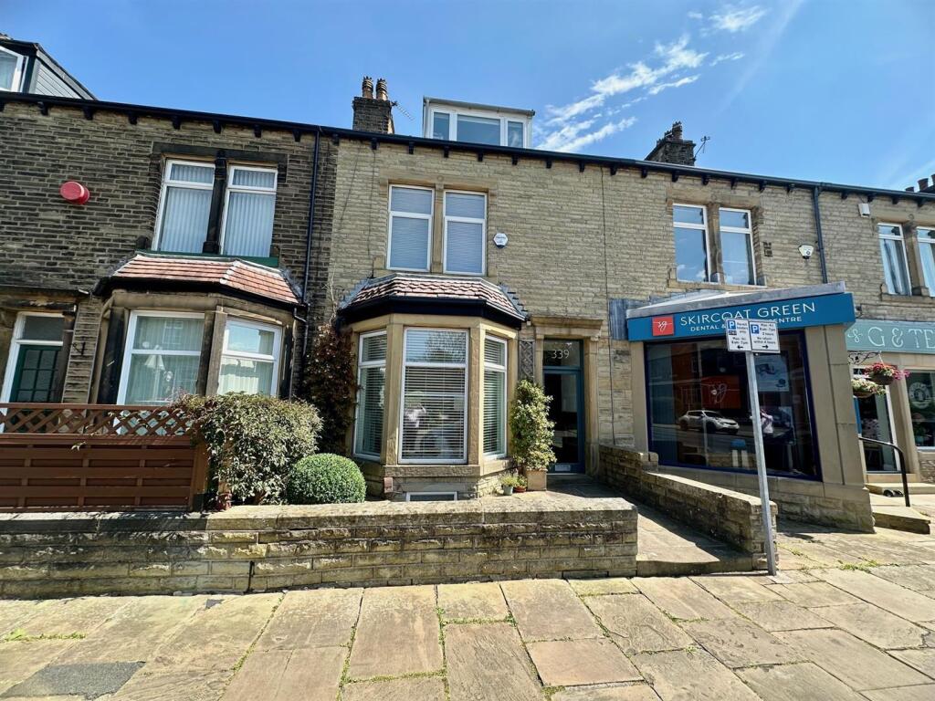 2 bed 1st Floor Flat for rent in Stump Cross. From Property @ Kemp and Co - Halifax