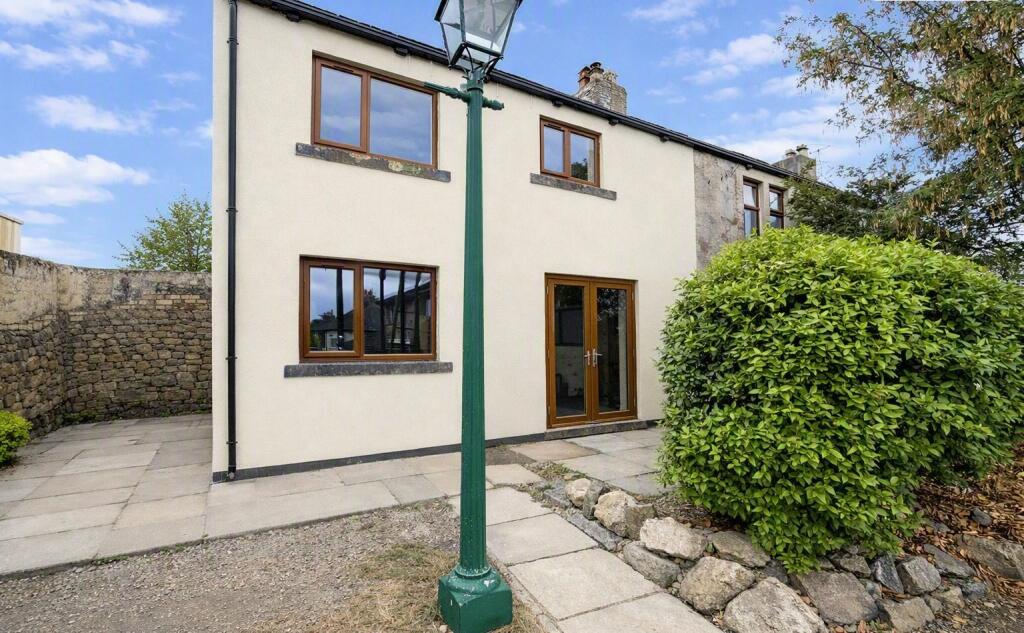 2 bed Detached for rent in Halifax. From Property @ Kemp and Co - Halifax 2 bed Detached for rent in Halifax. From Property @ Kemp and Co - Halifax