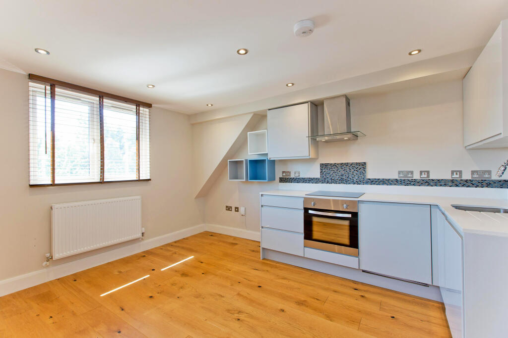 4 bed Apartment for rent in Willesden. From Property Divas Ltd - London