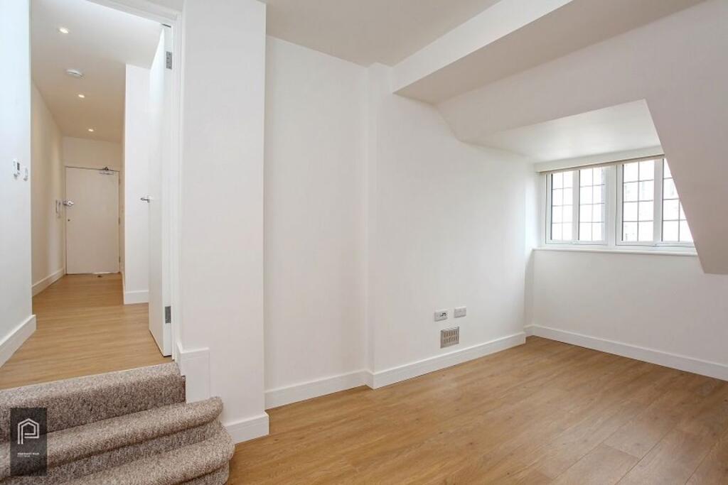 1 bed 1st Floor Flat for rent in Brighton and Hove. From Property Plus Lettings - Hove