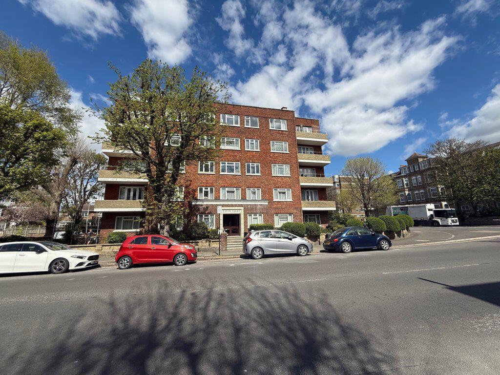 3 bed 1st Floor Flat for rent in Brighton and Hove. From Property Plus Lettings - Hove