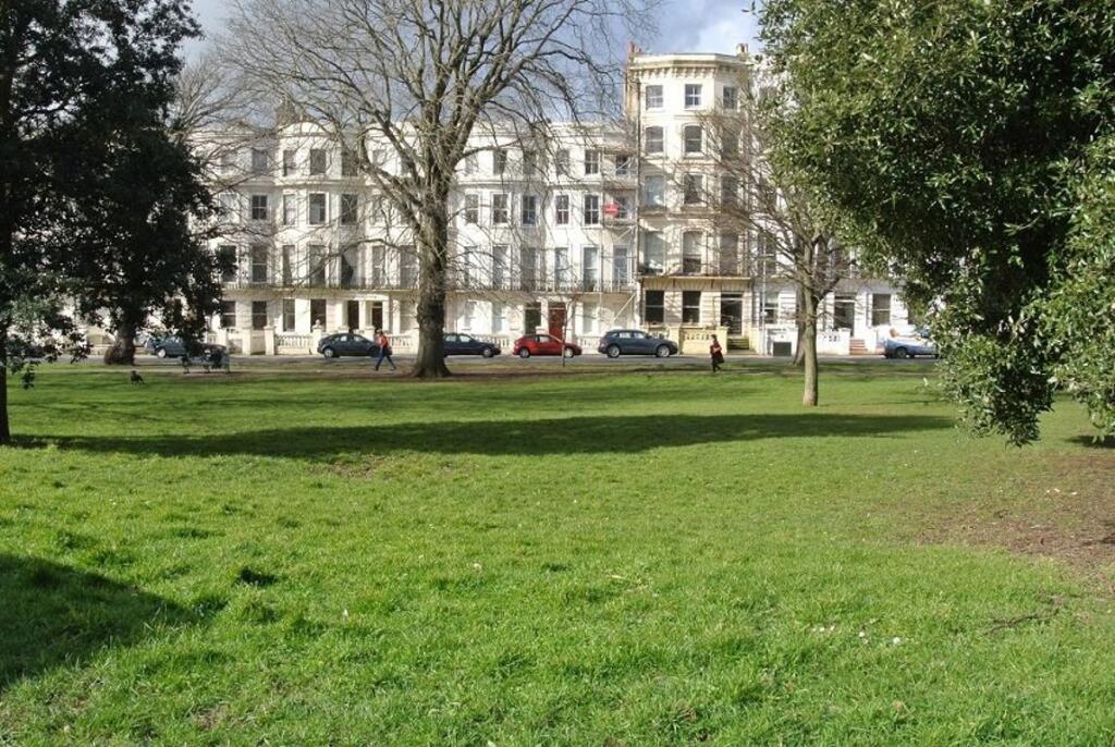 4 bed Studio for rent in Brighton and Hove. From Property Plus Lettings - Hove 4 bed Studio for rent in Brighton and Hove. From Property Plus Lettings - Hove