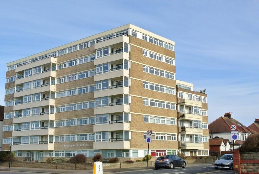 2 bed 1st Floor Flat for rent in Portslade-by-Sea. From Property Plus Lettings - Hove