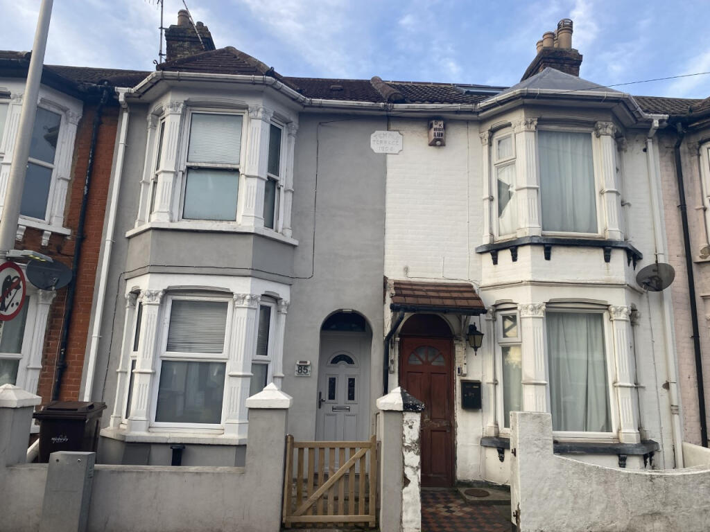 3 bed Mid Terraced House for rent in Gillingham. From Purpleproperty - Gillingham 3 bed Mid Terraced House for rent in Gillingham. From Purpleproperty - Gillingham