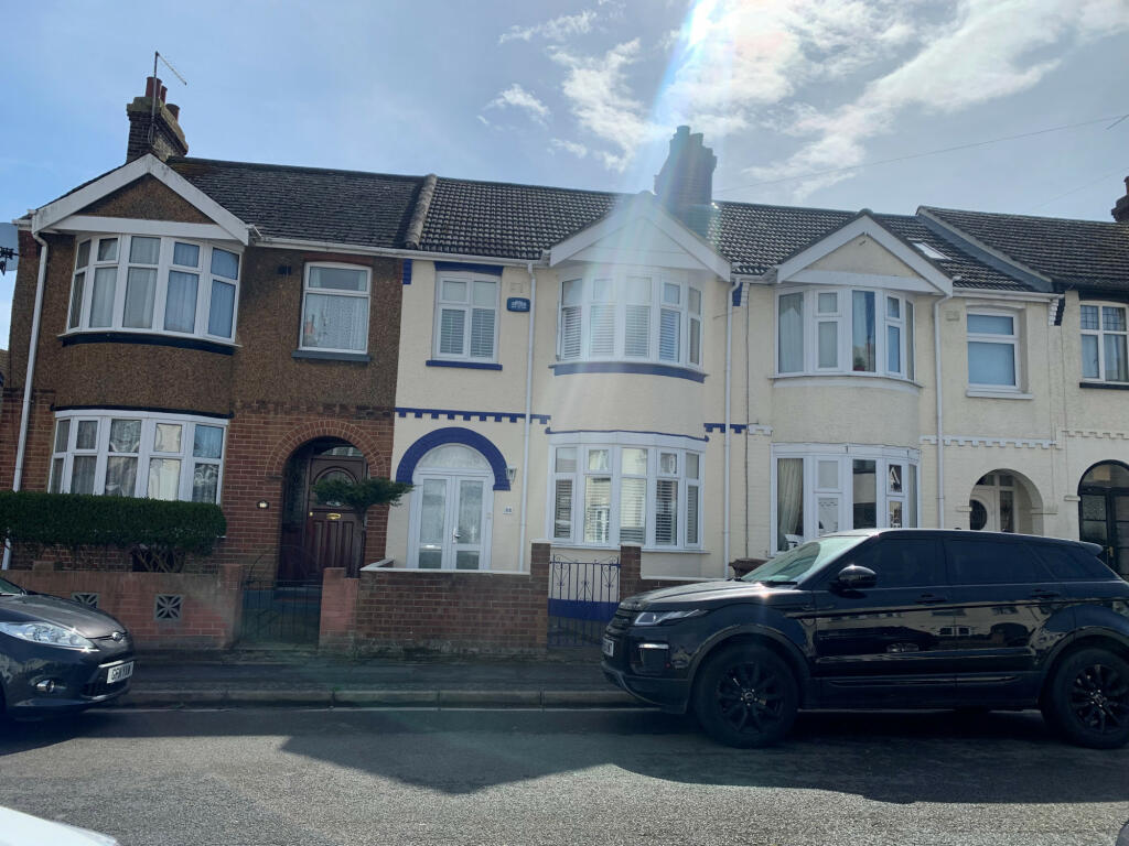 3 bed Mid Terraced House for rent in Lower Twydall. From Purpleproperty - Gillingham 3 bed Mid Terraced House for rent in Lower Twydall. From Purpleproperty - Gillingham