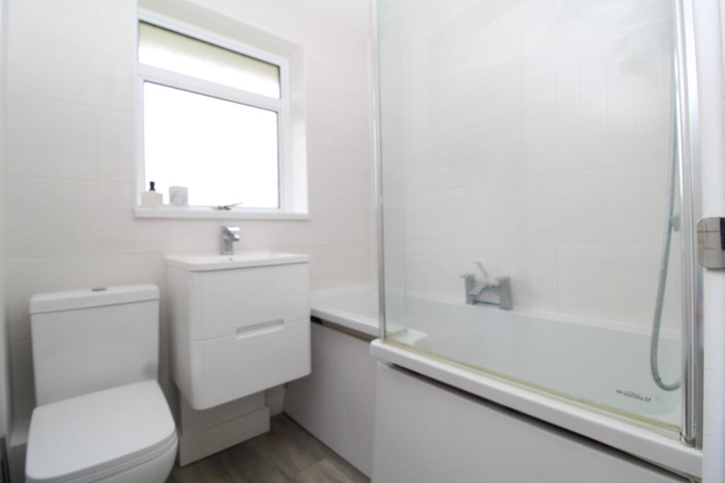 3 bed Mid Terraced House for rent in Moor Street. From Purpleproperty - Gillingham