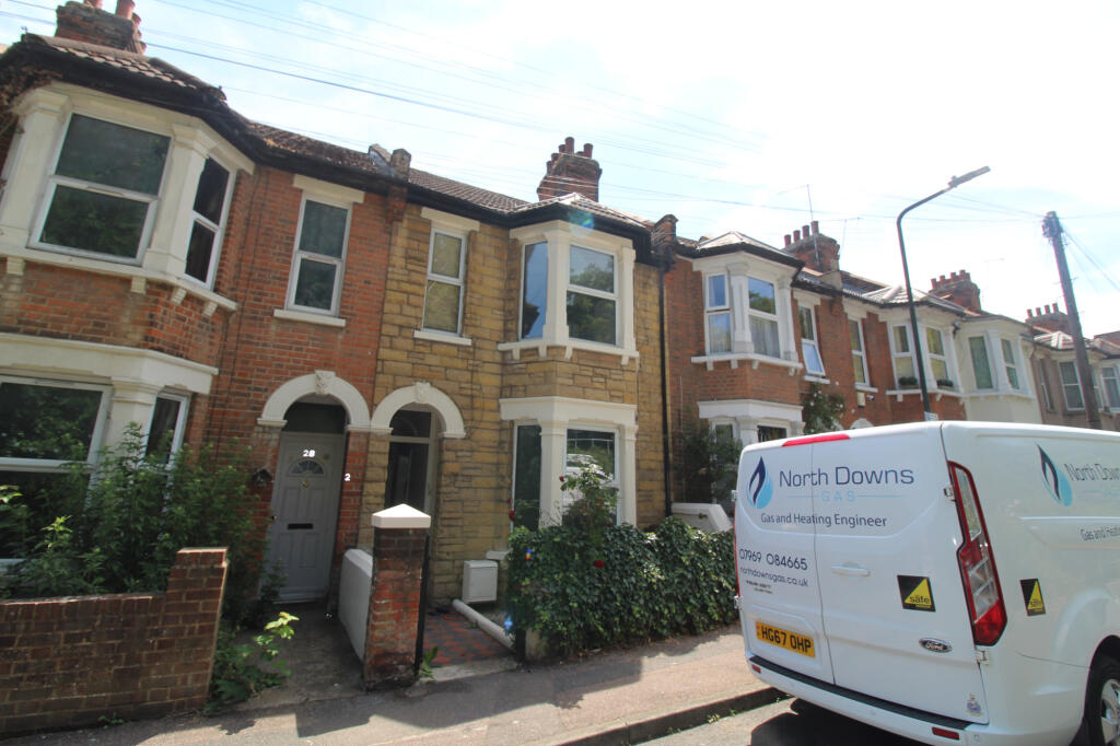 3 bed Mid Terraced House for rent in Chatham. From Purpleproperty - Gillingham