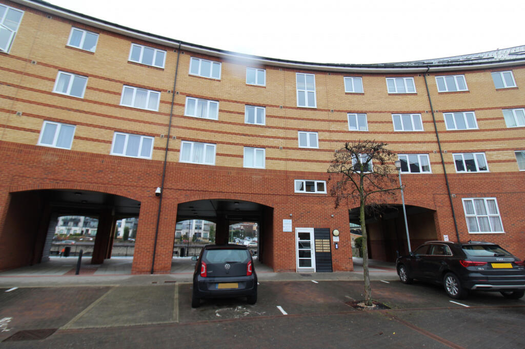 2 bed Apartment for rent in Maidstone. From Purpleproperty - Gillingham
