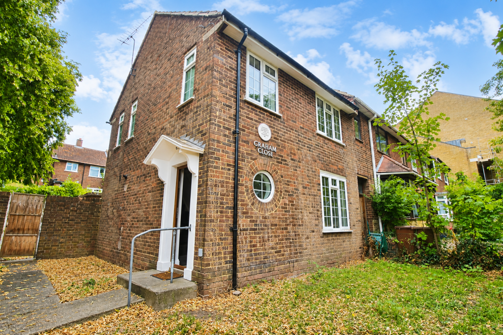 2 bed End of Terrace for rent in Gillingham. From Purpleproperty - Gillingham 2 bed End of Terrace for rent in Gillingham. From Purpleproperty - Gillingham