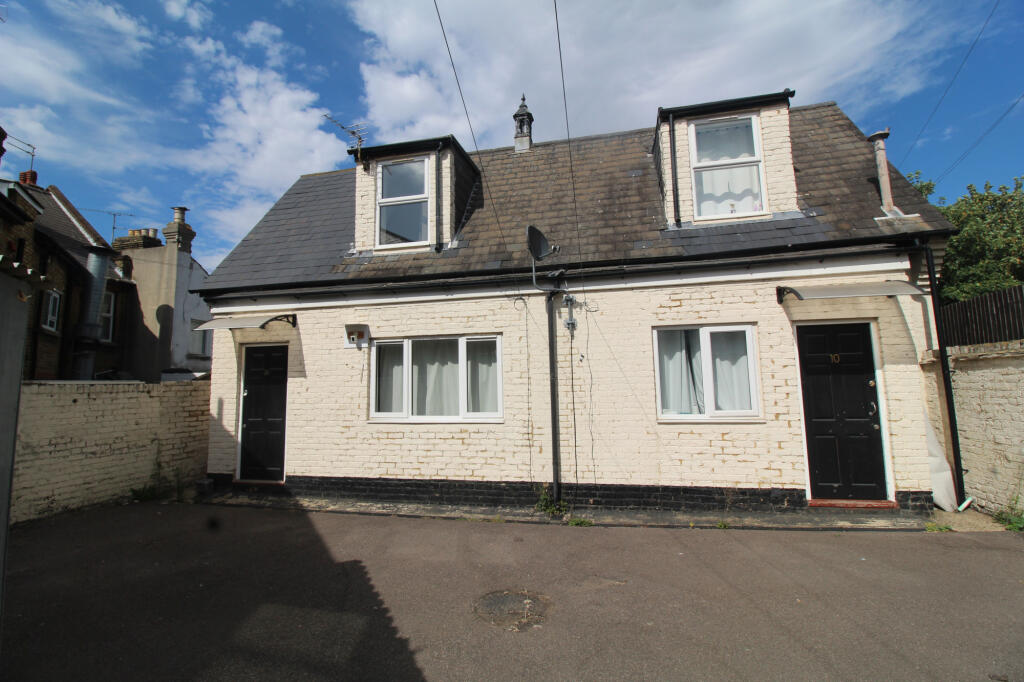 1 bed Semi Detached for rent in Lower Twydall. From Purpleproperty - Gillingham