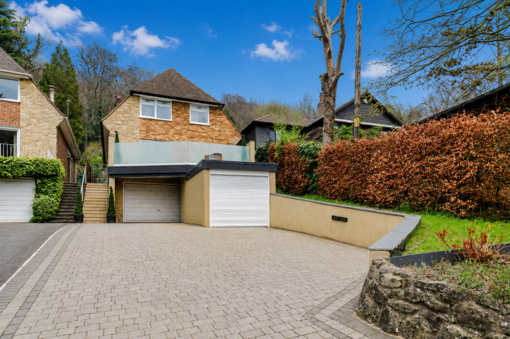 4 bed Detached for rent in Blue Bell Hill. From Purpleproperty - Gillingham