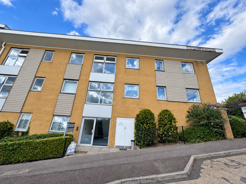 2 bed Apartment for rent in Blue Bell Hill. From Purpleproperty - Gillingham