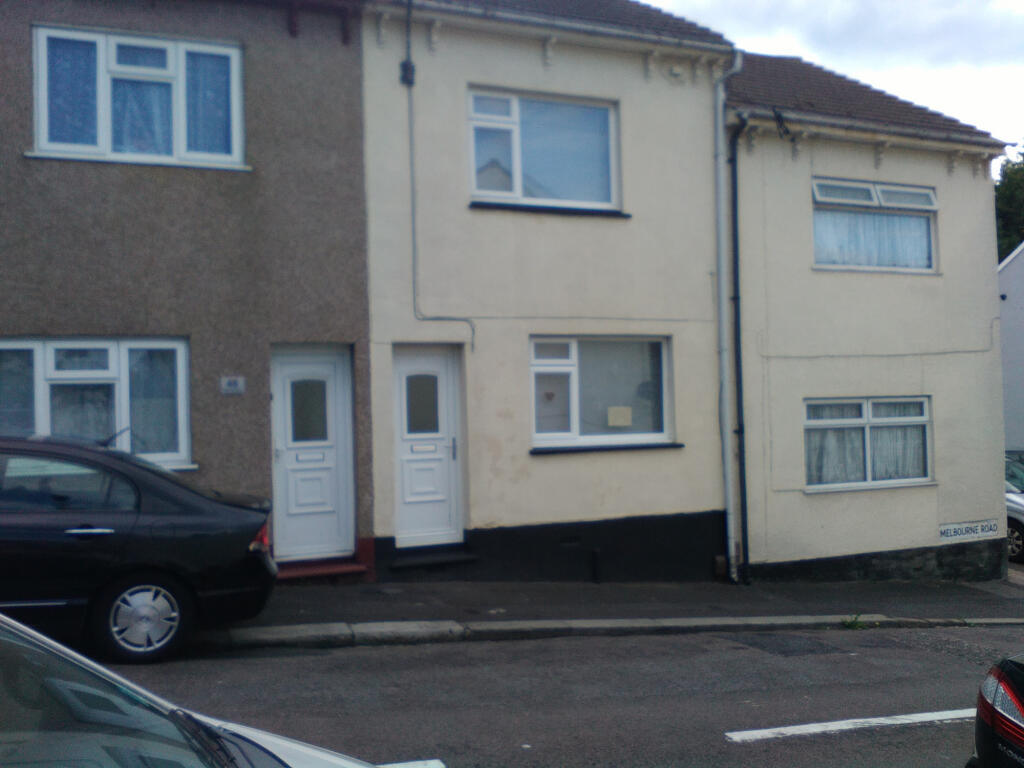 3 bed Mid Terraced House for rent in Chatham. From Purpleproperty - Gillingham