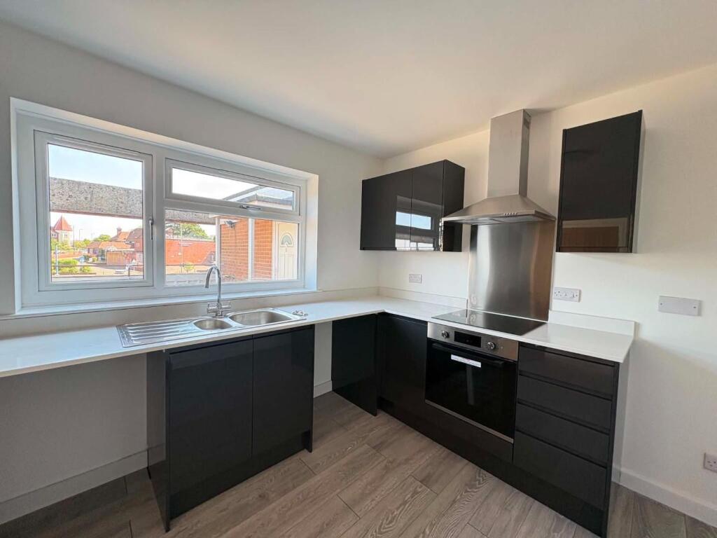3 bed Apartment for rent in Furzeley Corner. From Questmap Ltd - Southampton