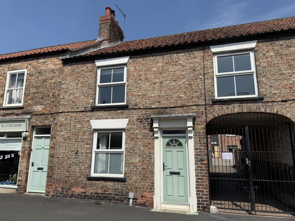 3 bed Mid Terraced House for rent in Pocklington. From R M English Yorkshire Limited - Pocklington
