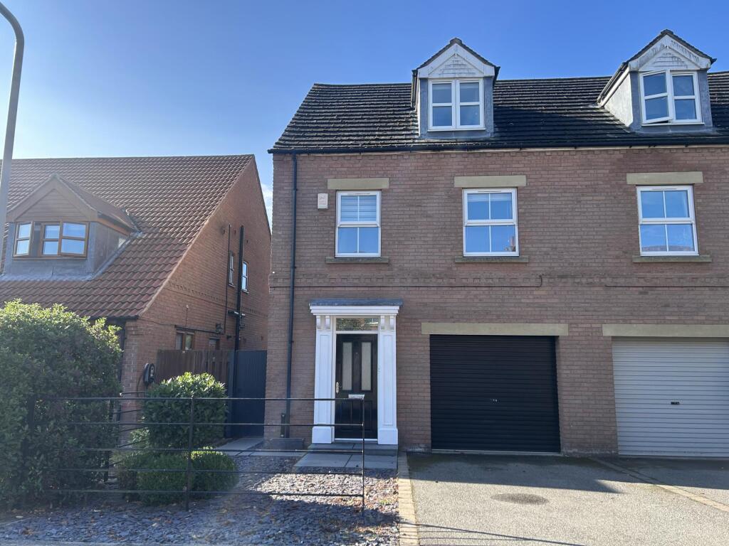 3 bed Semi Detached for rent in Hemingbrough. From R M English Yorkshire Limited - Pocklington 3 bed Semi Detached for rent in Hemingbrough. From R M English Yorkshire Limited - Pocklington