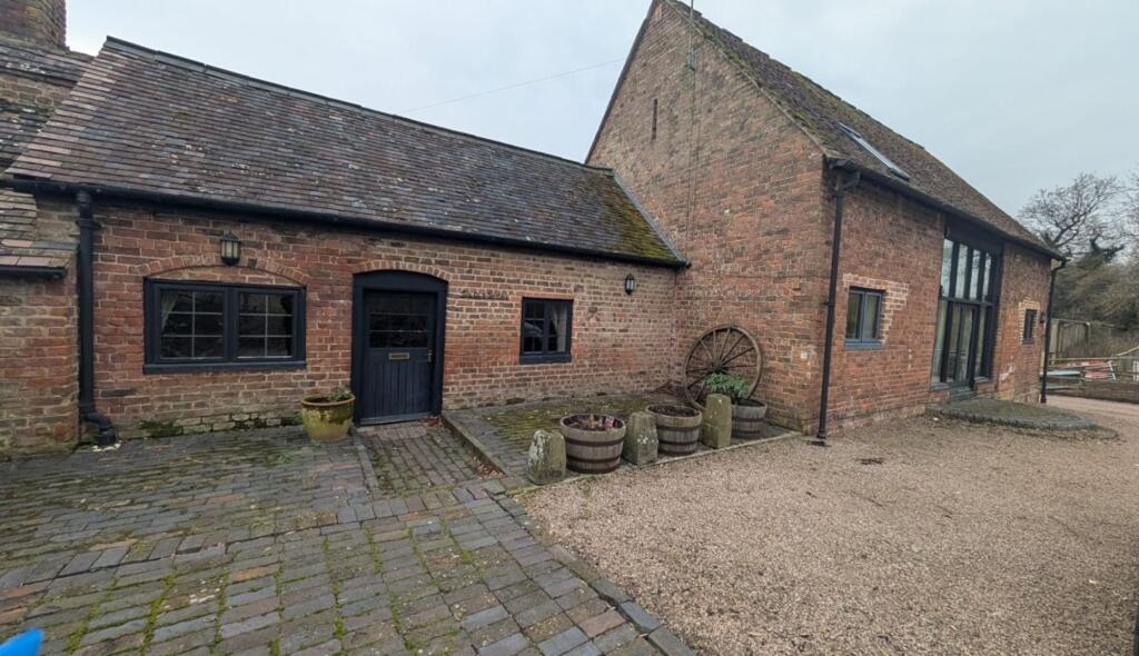 4 bed Detached for rent in Lower Apperley. From RA Flatt Residential Letting Ltd - Cheltenham