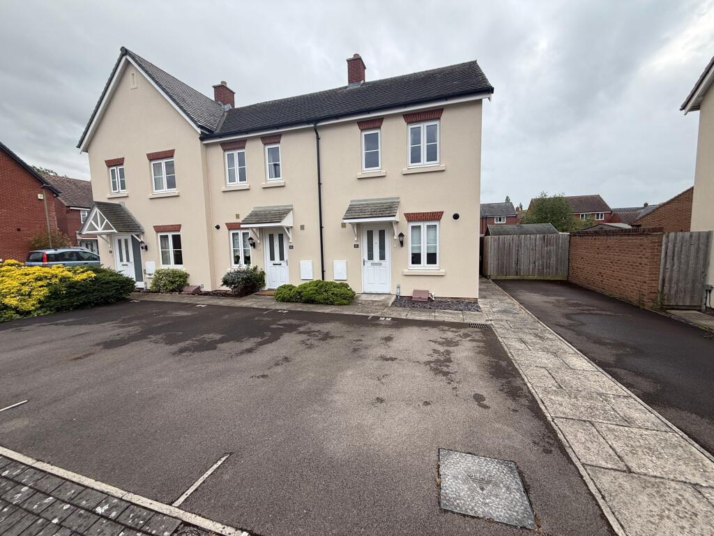 2 bed Mid Terraced House for rent in Cheltenham. From RA Flatt Residential Letting Ltd - Cheltenham
