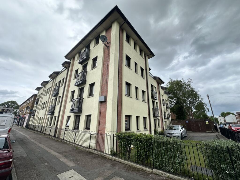 4 bed Studio for rent in Swindon. From RA Flatt Residential Letting Ltd - Cheltenham