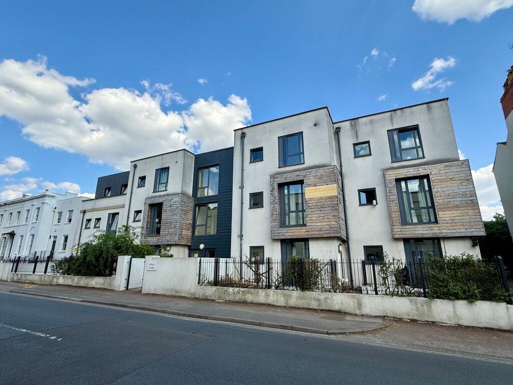 2 bed 1st Floor Flat for rent in Prestbury. From RA Flatt Residential Letting Ltd - Cheltenham 2 bed 1st Floor Flat for rent in Prestbury. From RA Flatt Residential Letting Ltd - Cheltenham