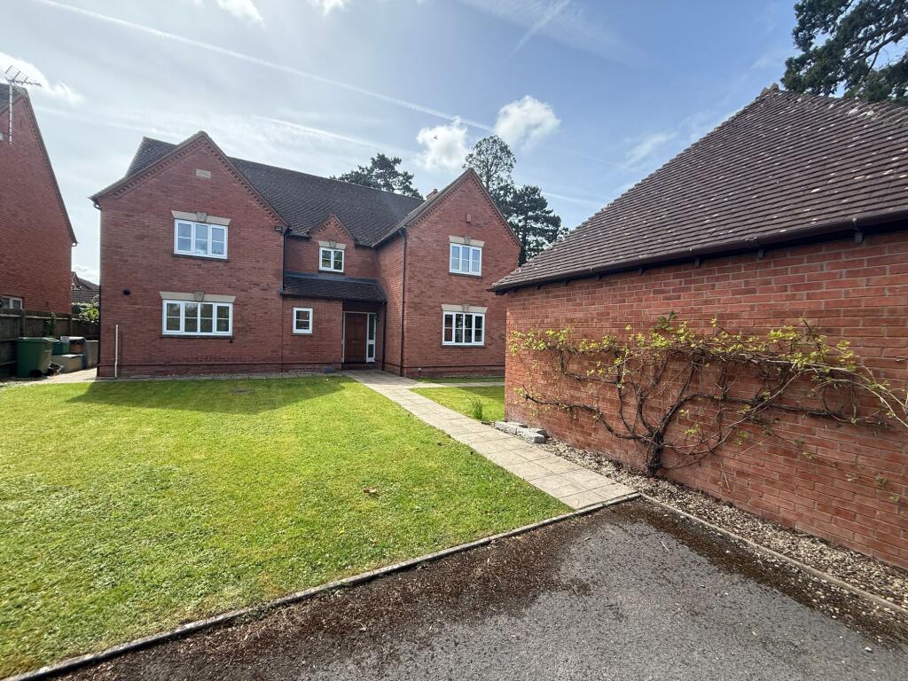 5 bed Detached for rent in Cheltenham. From RA Flatt Residential Letting Ltd - Cheltenham