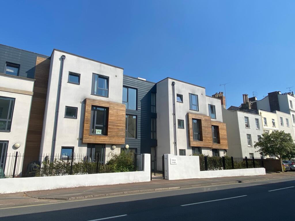 2 bed 1st Floor Flat for rent in Prestbury. From RA Flatt Residential Letting Ltd - Cheltenham 2 bed 1st Floor Flat for rent in Prestbury. From RA Flatt Residential Letting Ltd - Cheltenham