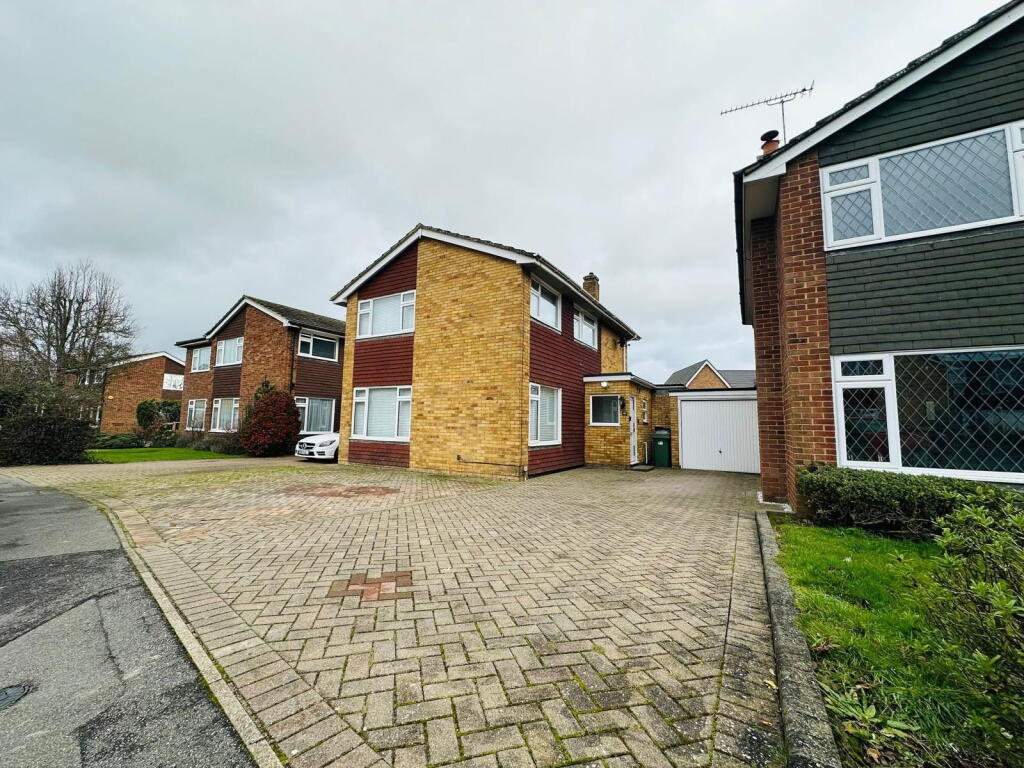 3 bed Link detached for rent in Staplehurst. From Radfords Estate Agents - Staplehurst