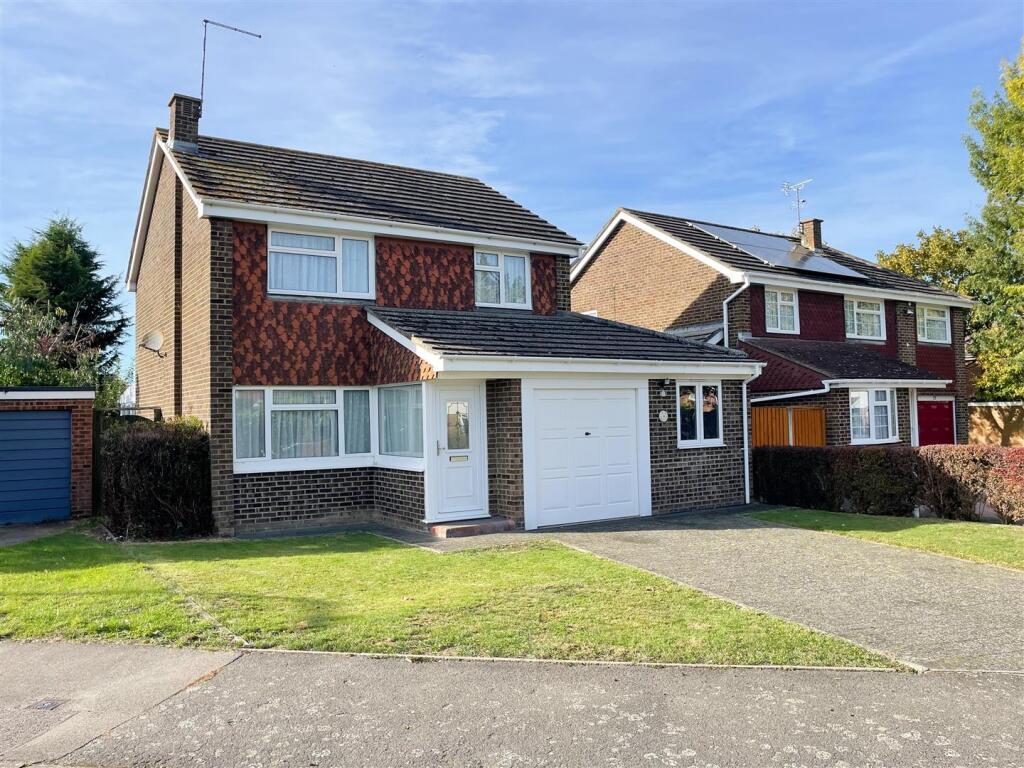 4 bed Detached for rent in Staplehurst. From Radfords Estate Agents - Staplehurst